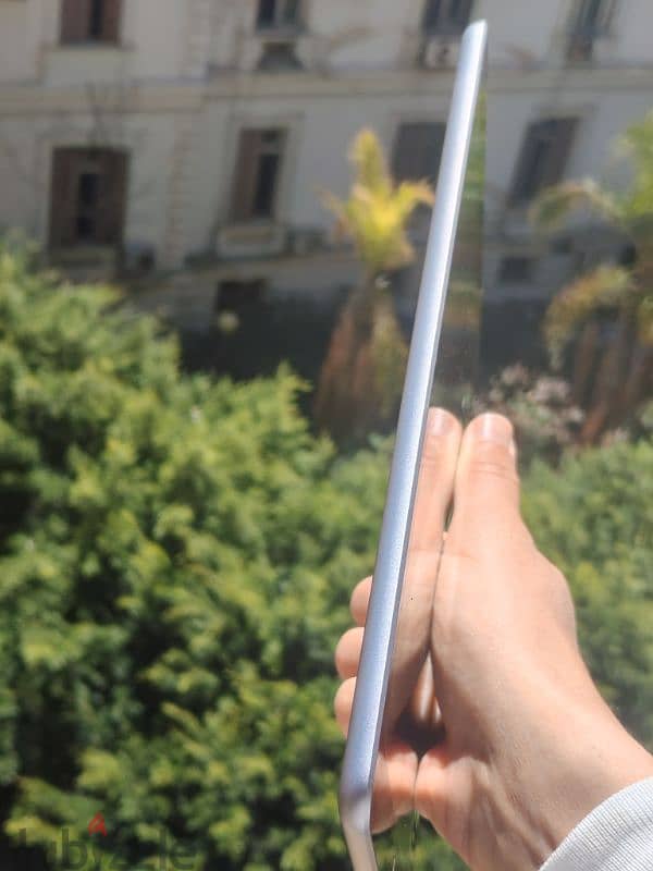 IPad 6th generation 128gb WIfi+Sim 3