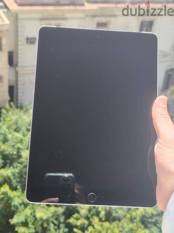 IPad 6th generation 128gb WIfi+Sim 1