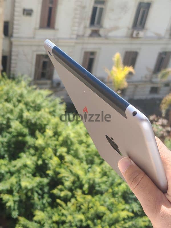 IPad 6th generation 128gb WIfi+Sim 4