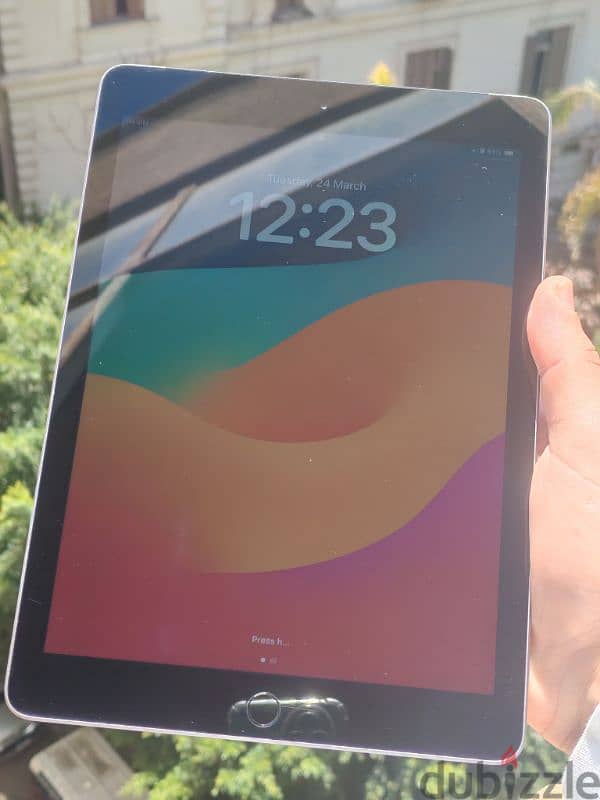IPad 6th generation 128gb WIfi+Sim 8