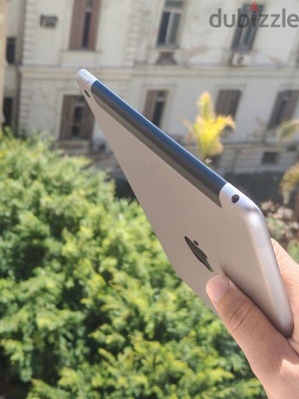 IPad 6th generation 128gb WIfi+Sim 4