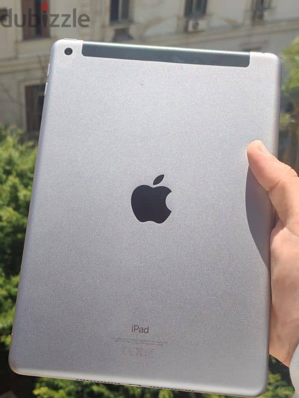 IPad 6th generation 128gb WIfi+Sim 7