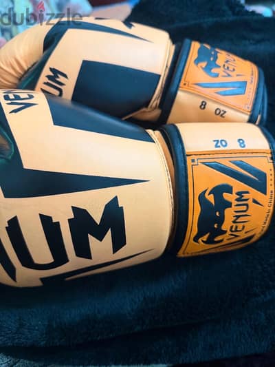 Boxing gloves Boxing gloves