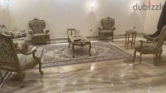 متفرقات عفش شغل زان في استيل بتاع قصورفخم وسجاده اتنان في ثلاثه