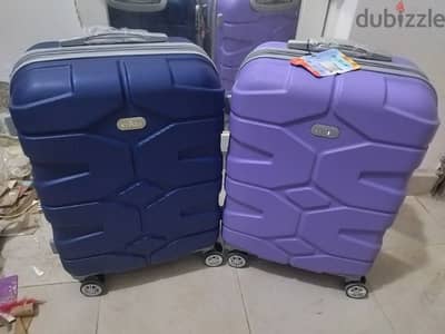 شنطتين (( 20 بوصه )) جديده