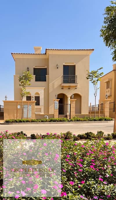 فيلا للبيع بفيو جولف في الجولدن سكوير جاهزة للمعاينة في اي وقت
