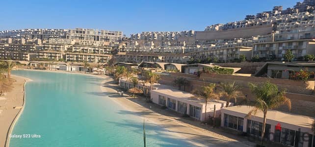 شالية 120متر في ابراج الجلالة هتسلتلم متشطبة بالتكييفات فيو مفتوح علي البحر - المونت جلالة
