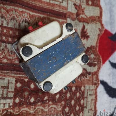 محول كهرباء 110/220 فولت – 300 وات