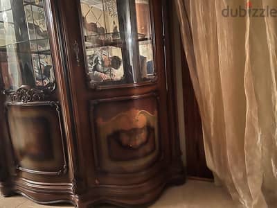 نيش للبيع بحالة جيدة نيش للبيع بحالة جيدة