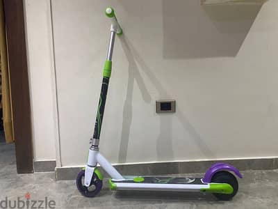 اسكوتر كهربائي أطفال Jetson اصلي بحاله ممتازه