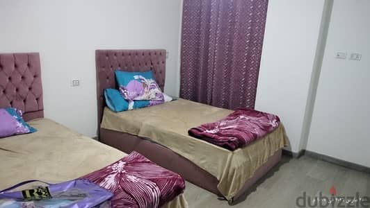 شقه للإيجار مفروشه وجاهزه للسكن حالا كوماوند جاردن سيتي حدائق اكتوبر
