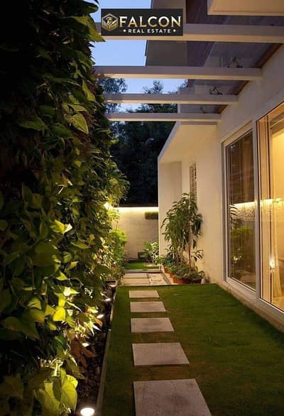 فيلا Townhouse استلام فوري للبيع تقسيط تقسيمة مميزة و فيو خيالي Greenery موقع استراتيجي على الدائري بالقرب من ماونتن فيو هايد بارك التجمع الخامس