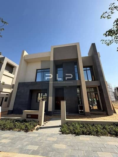 فيلا مستقله بالسعر القديم ريسيل للبيع جاهزة علي الاستلام والمعاينة في كمبوند سعادة في قلب التجمع الاول دبل فيو للاجون ولاند سكيب