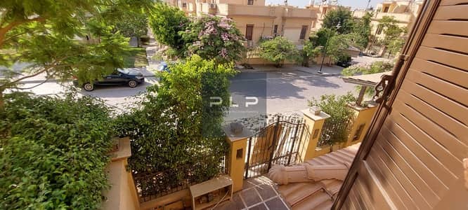 Standalone villa for sale, resale, ready for immediate occupancy, ultra-luxuriously finished, prime location with a swimming pool view in Tiba Heights