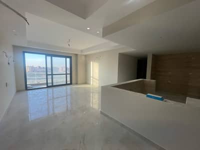 شقة بتشطيبات فاخرة في القاهرة الجديدة بسعر أقل من سعر السوق، تتكون من 3 bedrooms   و2 bathrooms