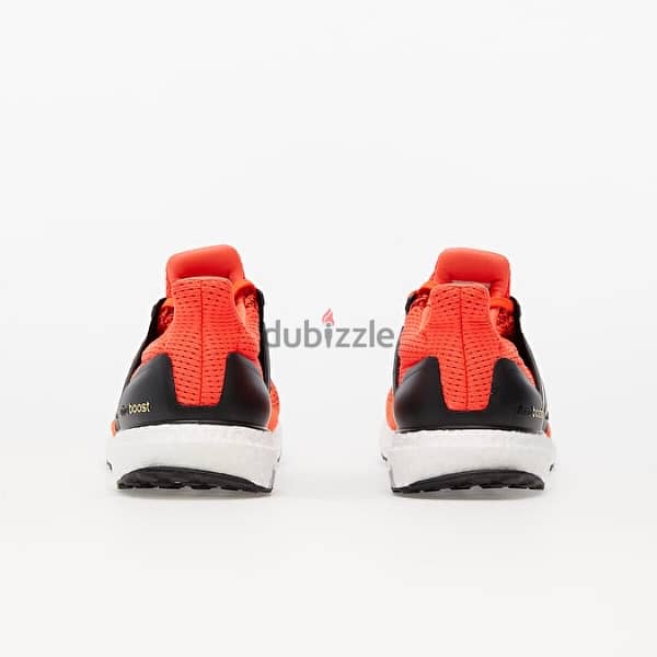 ADIDAS  ULTRABOOST M DNA 4