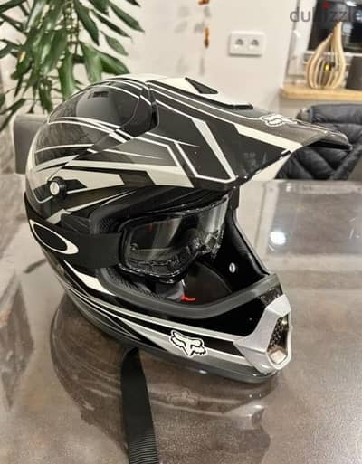 +4  يتراوح سعر   خوذة موتوكروس Fox Racing V1 Goat Strafer