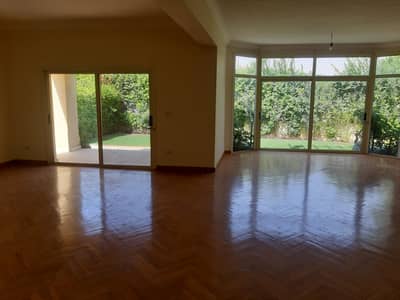Independent villa with 6 rooms for rent with kitchen and air conditioning in Grand Residence Compound next to the American University in the Fifth Settlement - New Cairo