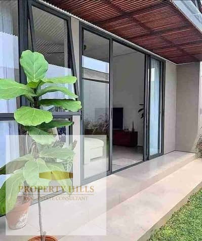 Ready-to-view villa, fully finished with air conditioning, located near Madinaty and the Canadian University.