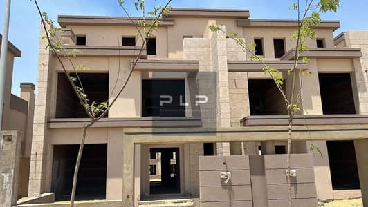فيلا توين هاوس للبيع في لافيستا سيتي استلام فوري موقع مميز بسعر محروق Lavista City new Cairo