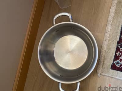 Tupperware stainless steel pot