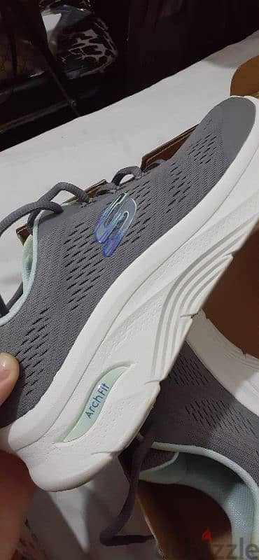 original sketchers size 39/41