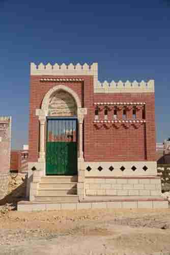 مدفن مقبره للبيع في مقابر اكتوبر طريق الواحات من المالك