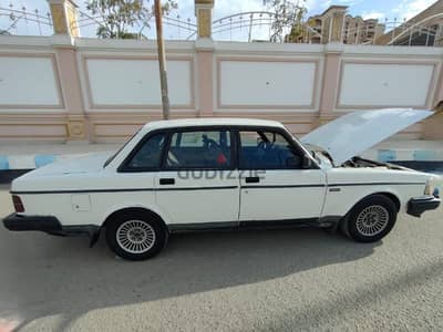 فولفو 240 1971