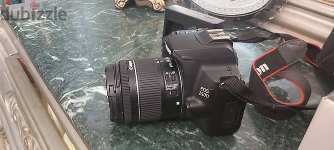 للبيع Canon 250D بحالة الزيرو + عدسة البورتريه 50mm