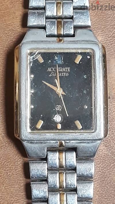 ساعة سويسري بدون غطاء خلفي ولا اعلم شغاله ولا لا  swiss watch
