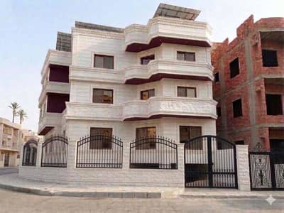 شقه للبيع كمبوند الدفاع الوطنى دور متكرر ناصيه خطوات من محور الجزيره