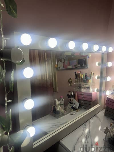 Hollywood Vanity Mirror with LED Bulbs – Good Condition