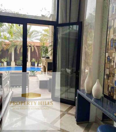 Corner Villa Inside a Compound Directly Next to La Vista – With Large Garden & Private Pool