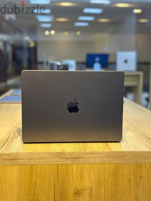 MacBook M3 Pro 14 inch 4