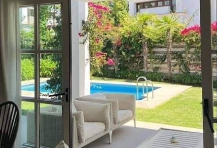 Luxury villa (ready for viewing) with a view of Central Park for sale in Sarai Compound, next to Madinaty, opposite Shorouk City, and on the Suez Road