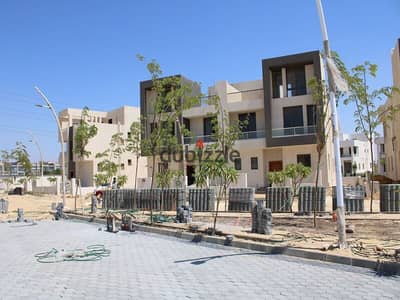 Own a standalone villa of 282 square meters directly on Dashour link in front of Beverly Hills