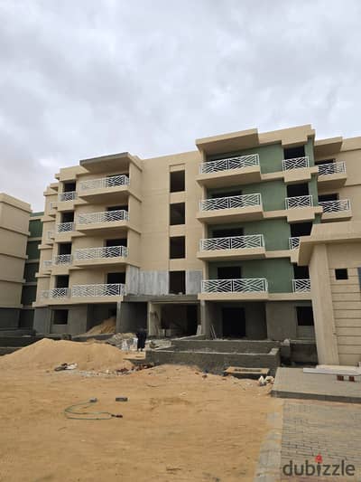Apartment 2 Bedrooms Ready To Move Prime Location At Compound Green 6