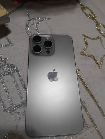 iPhone 15 pro max titanium