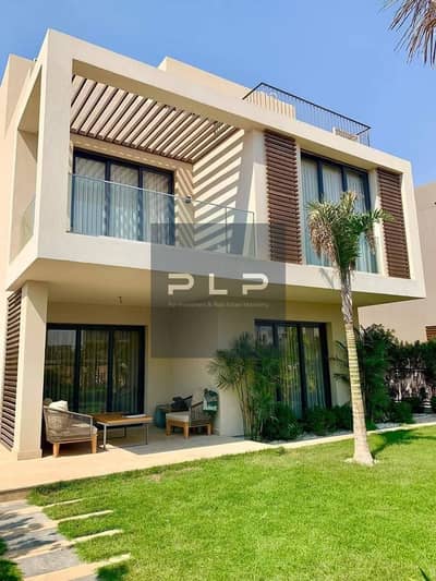 فيلا ريسيل للبيع بتسهيلات بسعر لقطه  بفيو مباشر علي clubhouse في كمباوند سوديك ايست تاون القاهرة الجديدة امام بوابة الشروق في قلب هليوبوليس الجديدة