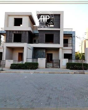 Twin House For Sale In El Karma 4