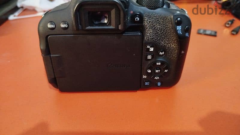 Canon EOS 800D 2