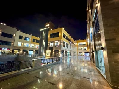 محل تجارى للبيع استلام فورى من المالك مباشرة متأجر ب 50 الف فى قلب مدينه الشروق Al Shorouk City