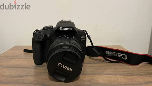 Camera Canon EOS 2000D DSLR