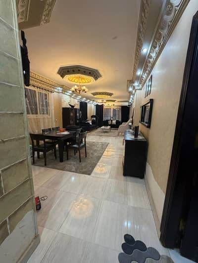 For lovers of spacious living, apartment for sale 250 sqm on Abu El Feda Street – Al Haram, distinguished 3rd floor, 3 bedrooms, 3 bathrooms, 2 elevat