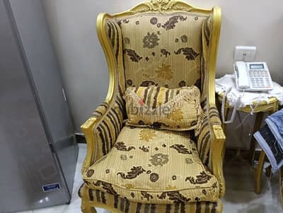صالون مدهب بحاله جيده