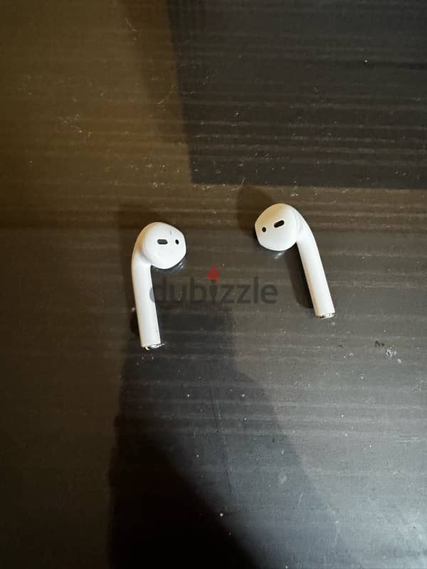 للبيع airpods 2 كنت جايبها من الكويت 3