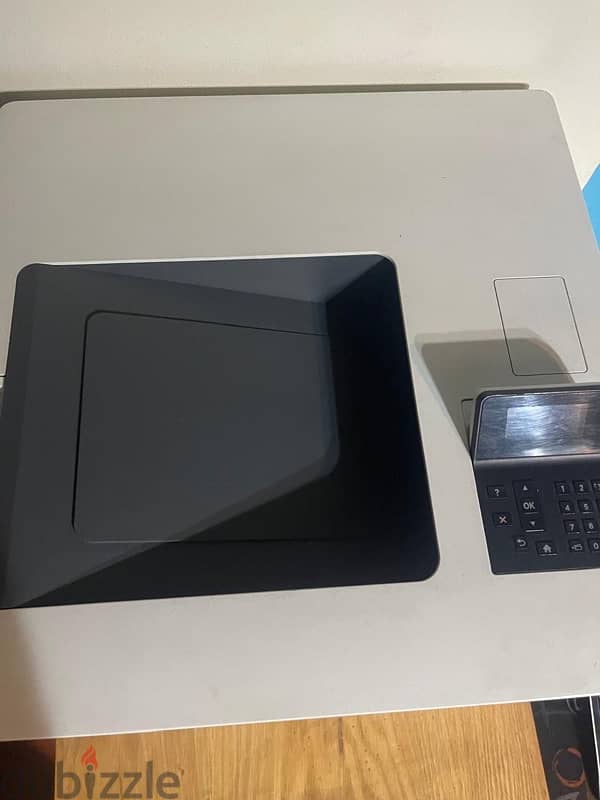 HP peinter laser color M553m 1