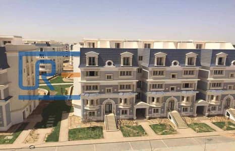 بنتهاوس للبيع في مونتن فيو هايد بارك،  موقع مميز