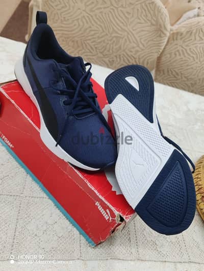 كوتشى- حذاء رياضى puma flyer مقاس 40
