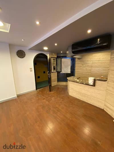 Shop for rent, mezzanine, area 60 m on Oman street